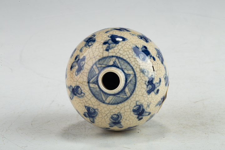 古玩陶瓷清晚·煨瓷青花嬰戲紋小罐
真品鑒賞圖