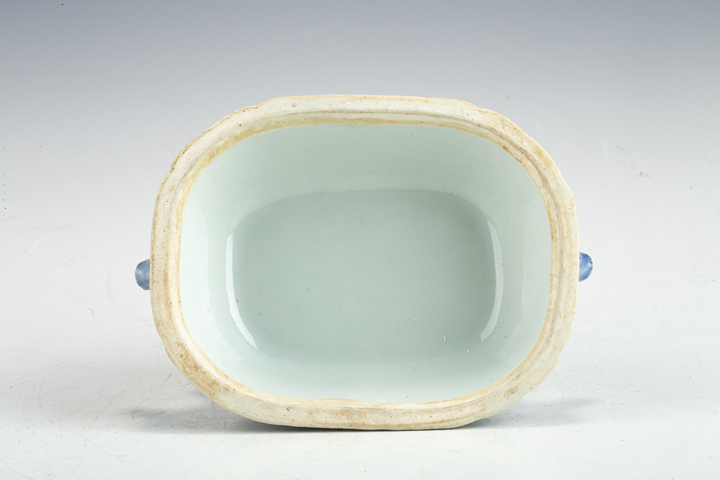 古玩陶瓷清乾隆·青花山水樓閣紋食盒拍賣，當(dāng)前價格1128元