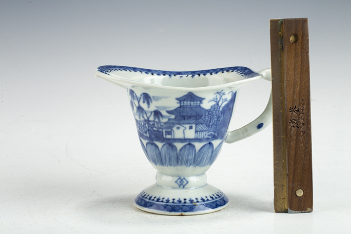 古玩陶瓷清中·青花山水樓閣紋奶杯拍賣，當前價格1316元