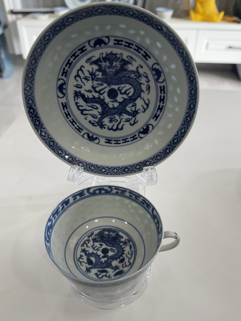 古玩陶瓷龍紋青花執(zhí)杯拍賣，當(dāng)前價(jià)格1299元