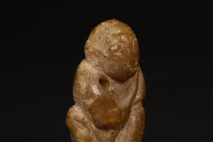 古玩玉器地方料童子掛件真品鑒賞圖