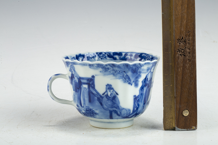 古玩陶瓷清晚·青花竹林七賢紋花口把杯真品鑒賞圖