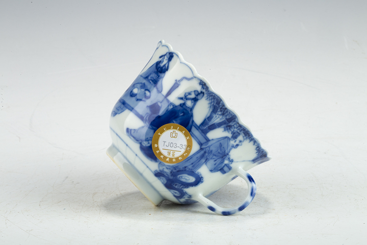 古玩陶瓷清晚·青花竹林七賢紋花口把杯真品鑒賞圖