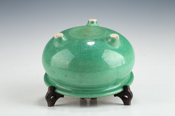 古玩陶瓷民國·綠哥釉三足爐真品鑒賞圖