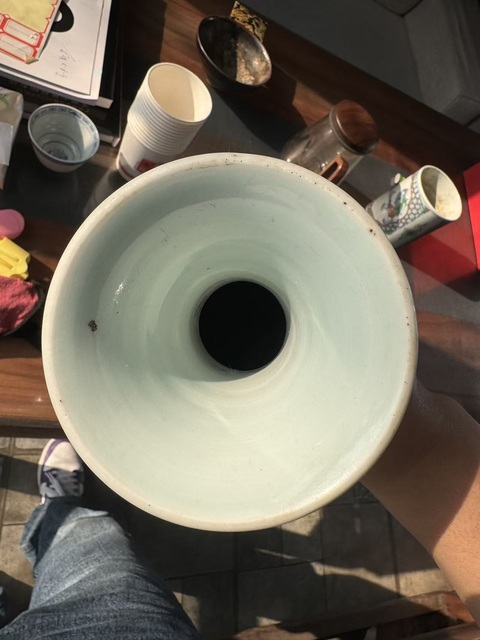 古玩陶瓷青花礬紅人物故事紋撇口瓶真品鑒賞圖