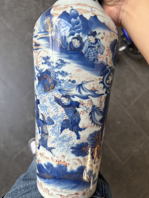 古玩陶瓷青花礬紅人物故事紋撇口瓶真品鑒賞圖