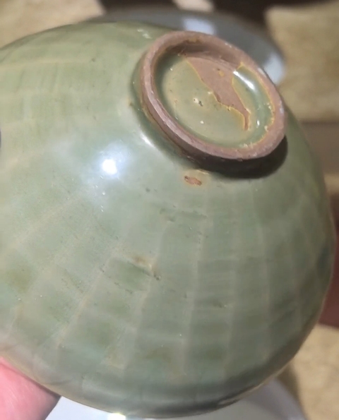 古玩陶瓷龍泉窯青釉碗真品鑒賞圖