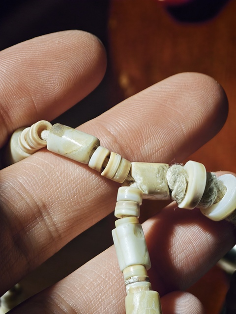 古玩玉器老硨磲項飾真品鑒賞圖