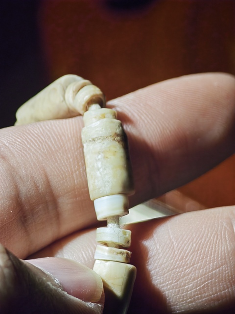 古玩玉器老硨磲項飾真品鑒賞圖