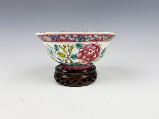 古玩陶瓷民國·粉彩鳳紋牡丹托八寶花口碗拍賣，當前價格396元