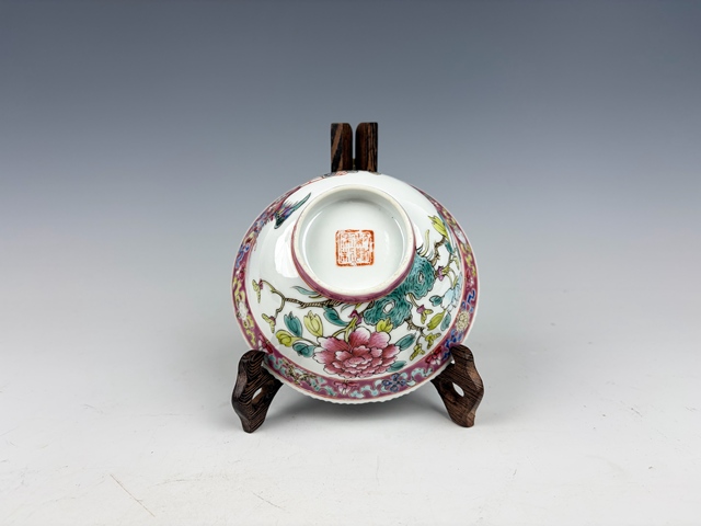 古玩陶瓷民國·粉彩鳳紋牡丹托八寶花口碗拍賣，當前價格396元