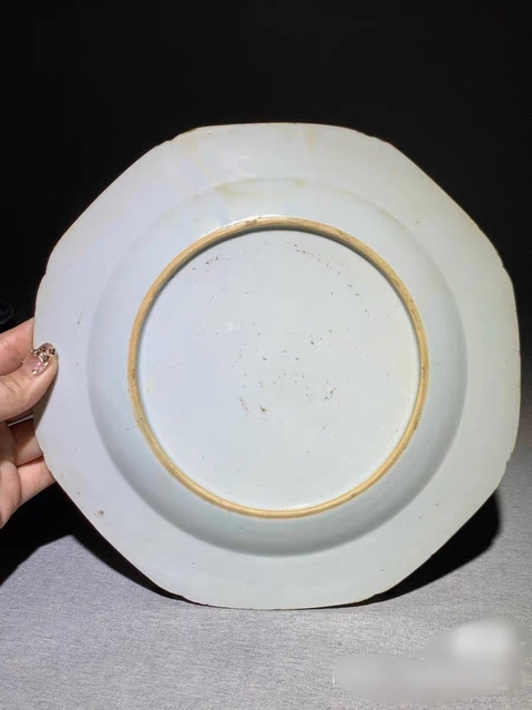 古玩陶瓷清中早期 粉彩盤真品鑒賞圖