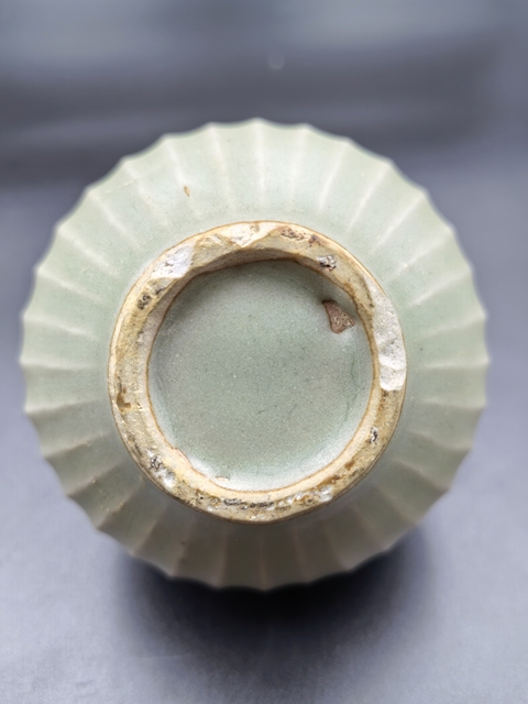 古玩陶瓷龍泉窯青釉罐真品鑒賞圖