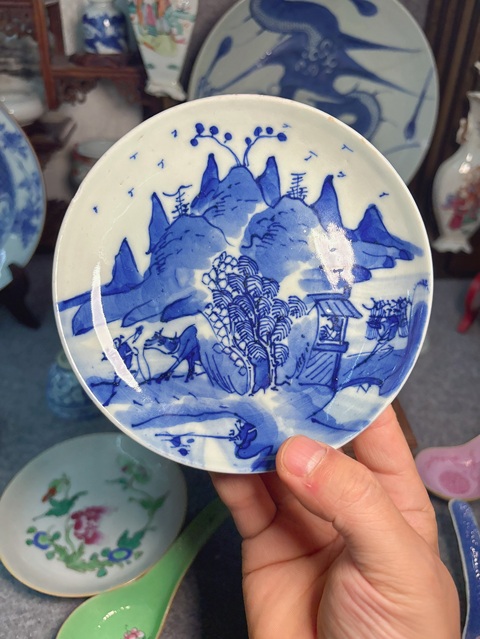 古玩陶瓷晚清青花盤真品鑒賞圖