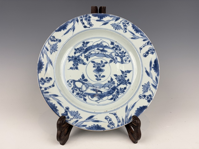 古玩陶瓷清康熙·青花葡萄紋花卉盤拍賣，當(dāng)前價(jià)格525元