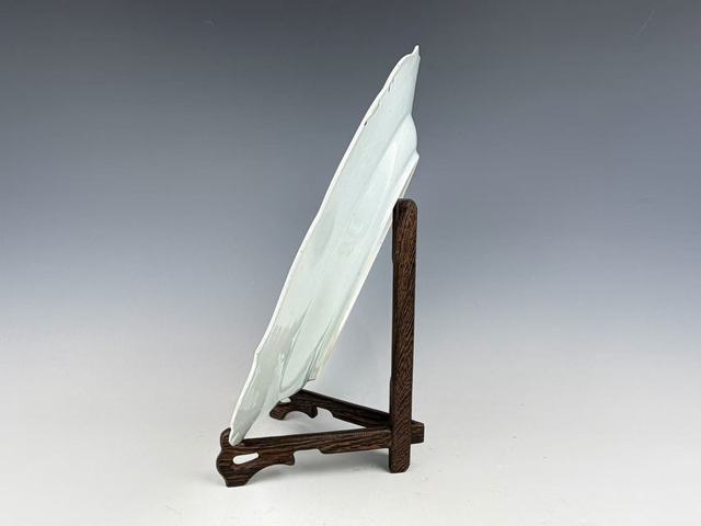 古玩陶瓷清中期·青花三多紋折沿花口大盤拍賣，當前價格558元