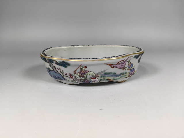 古玩陶瓷民國(guó)粉彩三國(guó)人物故事紋海棠水仙盆真品鑒賞圖