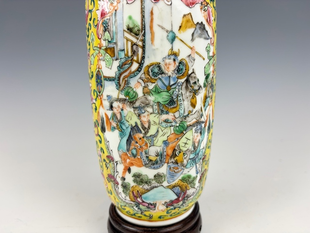 古玩陶瓷晚清·黃地洋彩三國人物紋瓶真品鑒賞圖