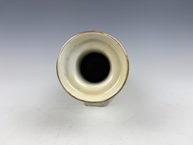 古玩陶瓷晚清·黃地洋彩三國人物紋瓶真品鑒賞圖