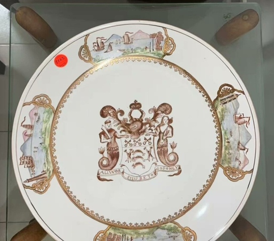 古玩陶瓷徽章瓷盤真品鑒賞圖