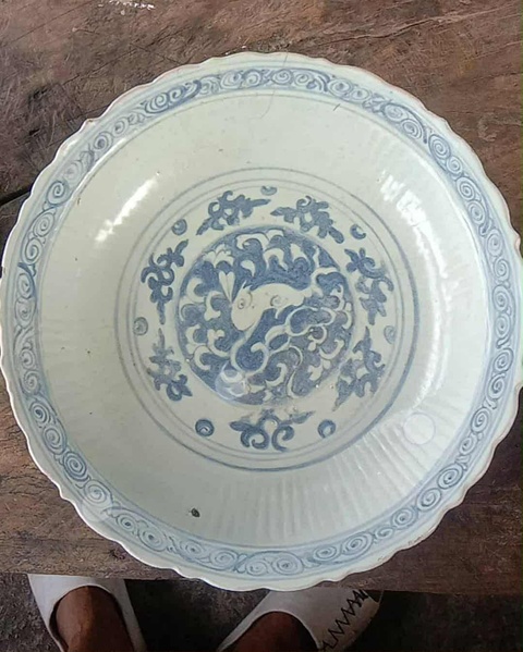 古玩陶瓷兔紋青花盤真品鑒賞圖