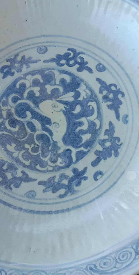 古玩陶瓷兔紋青花盤真品鑒賞圖