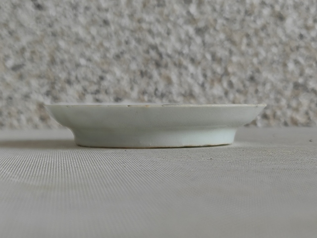 古玩陶瓷紅綠彩盤真品鑒賞圖