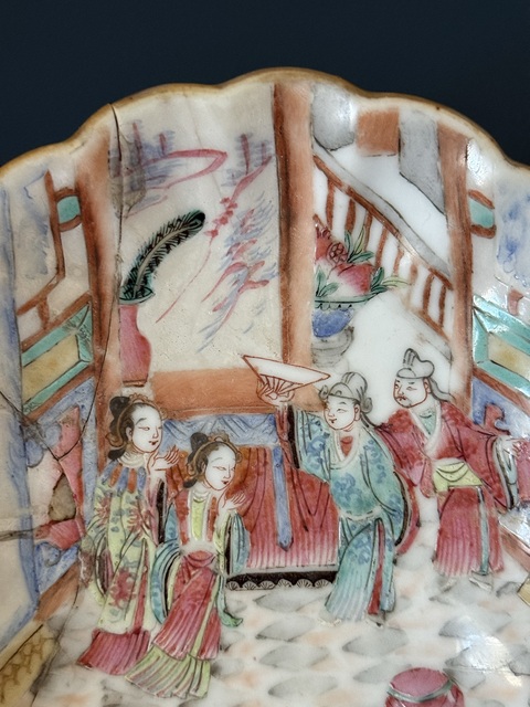 古玩陶瓷清·同治人物故事細路粉彩花口盤拍賣，當前價格950元