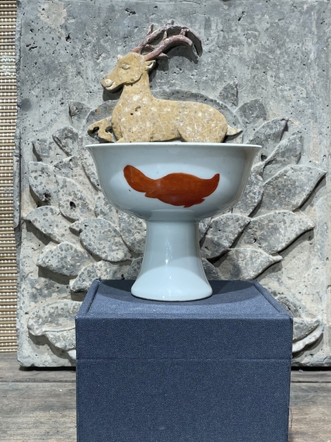 古玩陶瓷白釉泛紅供碗真品鑒賞圖