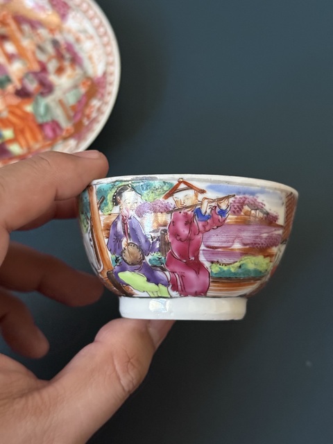 古玩陶瓷清·乾隆錦地開窗滿大人廣彩杯碟套拍賣，當前價格2000元