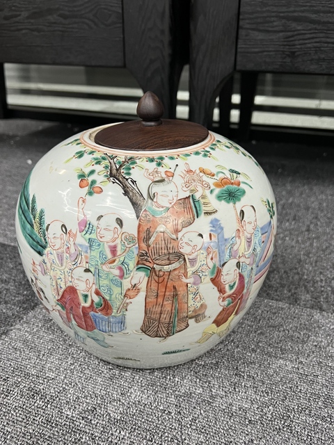 古玩陶瓷清晚期 粉彩五子奪魁西瓜罐真品鑒賞圖