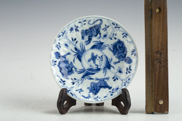 古玩陶瓷清康熙·青花開窗瑞獸紋小盤
真品鑒賞圖