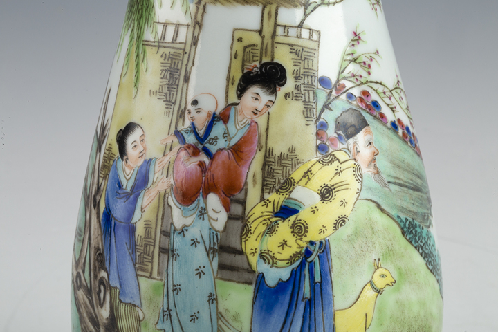 古玩陶瓷民國·粉彩桃花源記人物紋琵琶瓶
真品鑒賞圖