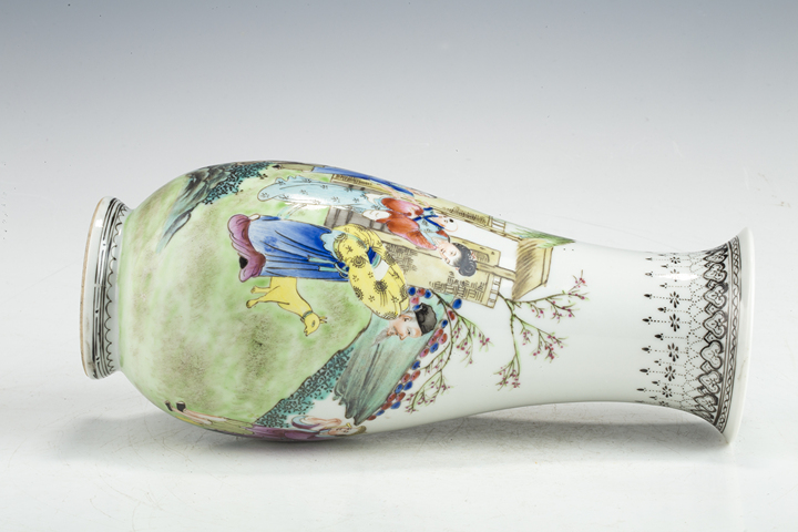 古玩陶瓷民國·粉彩桃花源記人物紋琵琶瓶
真品鑒賞圖