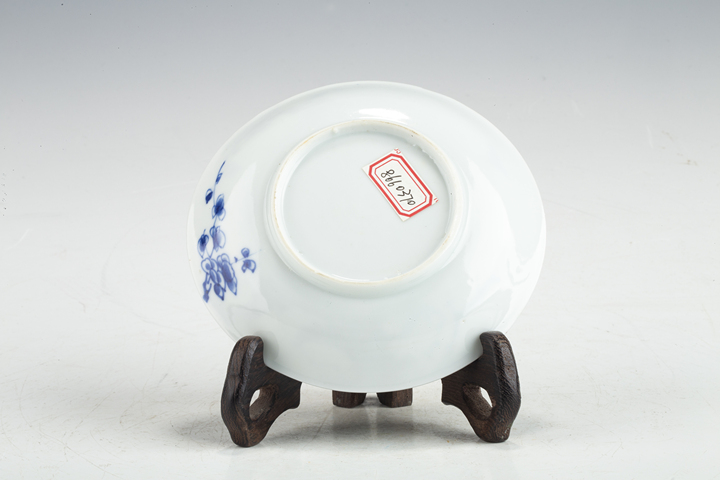 古玩陶瓷清康熙·青花過枝梅花紋杯碟一套
真品鑒賞圖