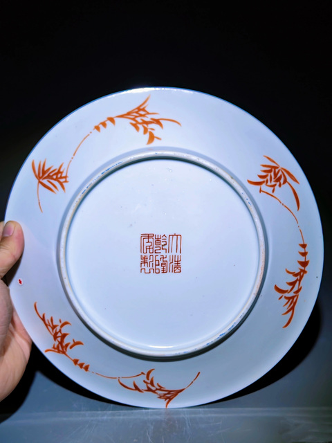 古玩陶瓷蓮池游禽滿池嬌粉彩盤真品鑒賞圖