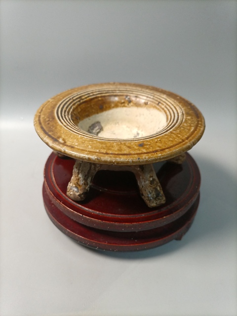 古玩陶瓷醬黃釉炫紋五足香爐真品鑒賞圖