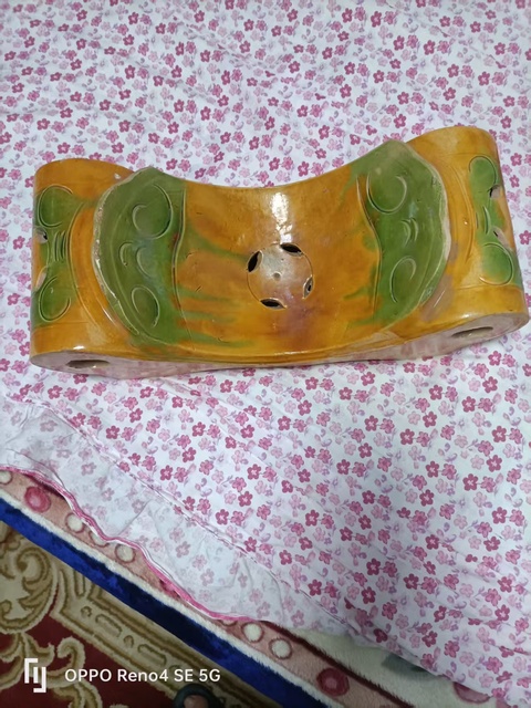 古玩陶瓷明代·三彩瓷枕 真品鑒賞圖