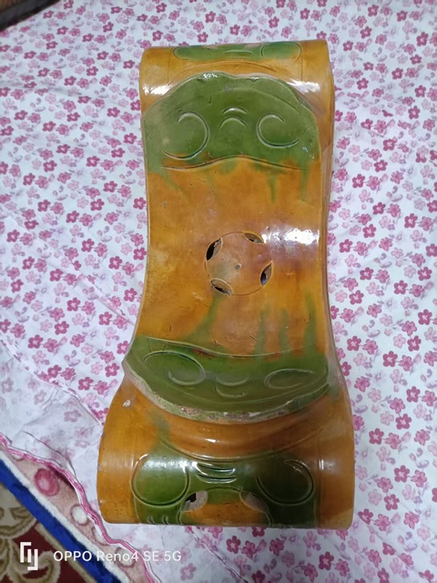 古玩陶瓷明代·三彩瓷枕 真品鑒賞圖