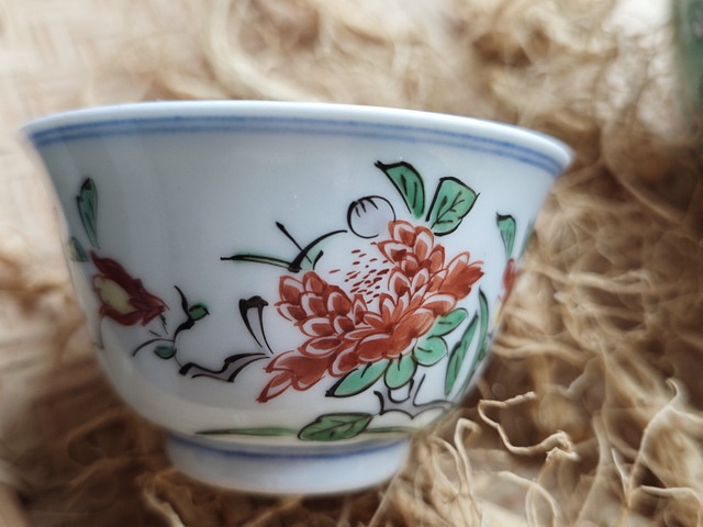 古玩陶瓷青花五彩杯真品鑒賞圖