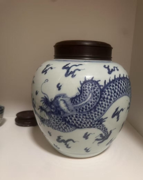 古玩陶瓷龍紋青花罐真品鑒賞圖
