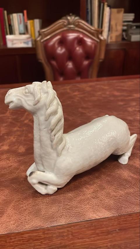 古玩陶瓷民國 白釉瓷塑馬真品鑒賞圖