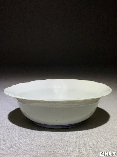 古玩陶瓷晚明青花花口碗真品鑒賞圖