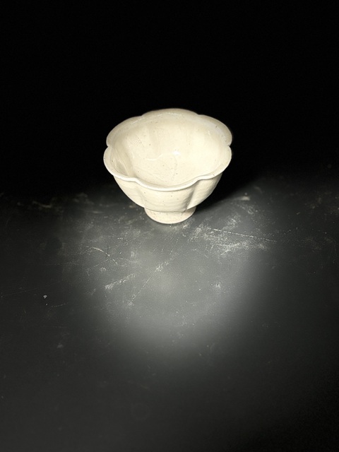 古玩陶瓷宋·花口刻花盞杯拍賣，當前價格2600元