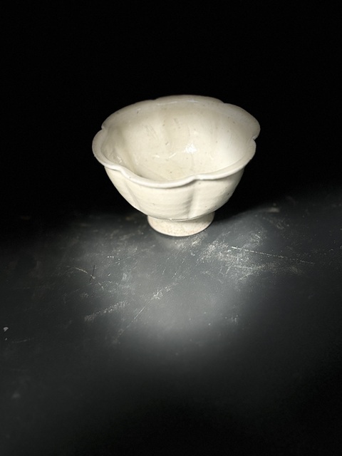 古玩陶瓷宋·花口刻花盞杯拍賣，當前價格2600元