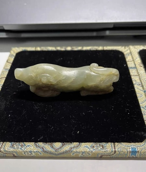 古玩玉器和田玉生肖狗擺件真品鑒賞圖