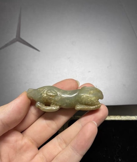 古玩玉器和田玉生肖狗擺件真品鑒賞圖