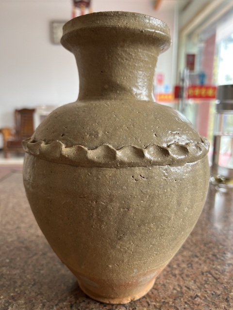 古玩陶瓷青釉堆塑瓶真品鑒賞圖