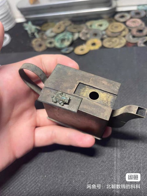 古玩銅器銅茶壺真品鑒賞圖