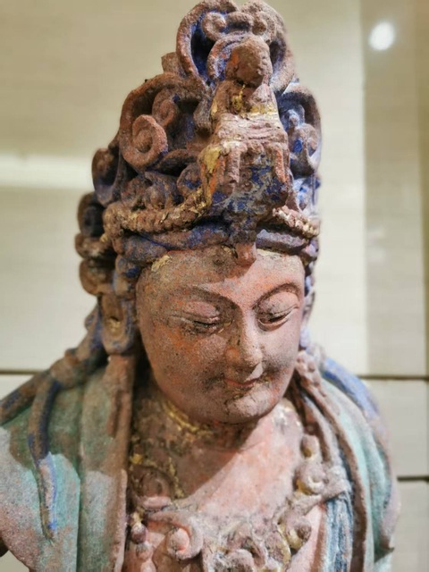 古玩雜項彩繪石刻菩薩像真品鑒賞圖